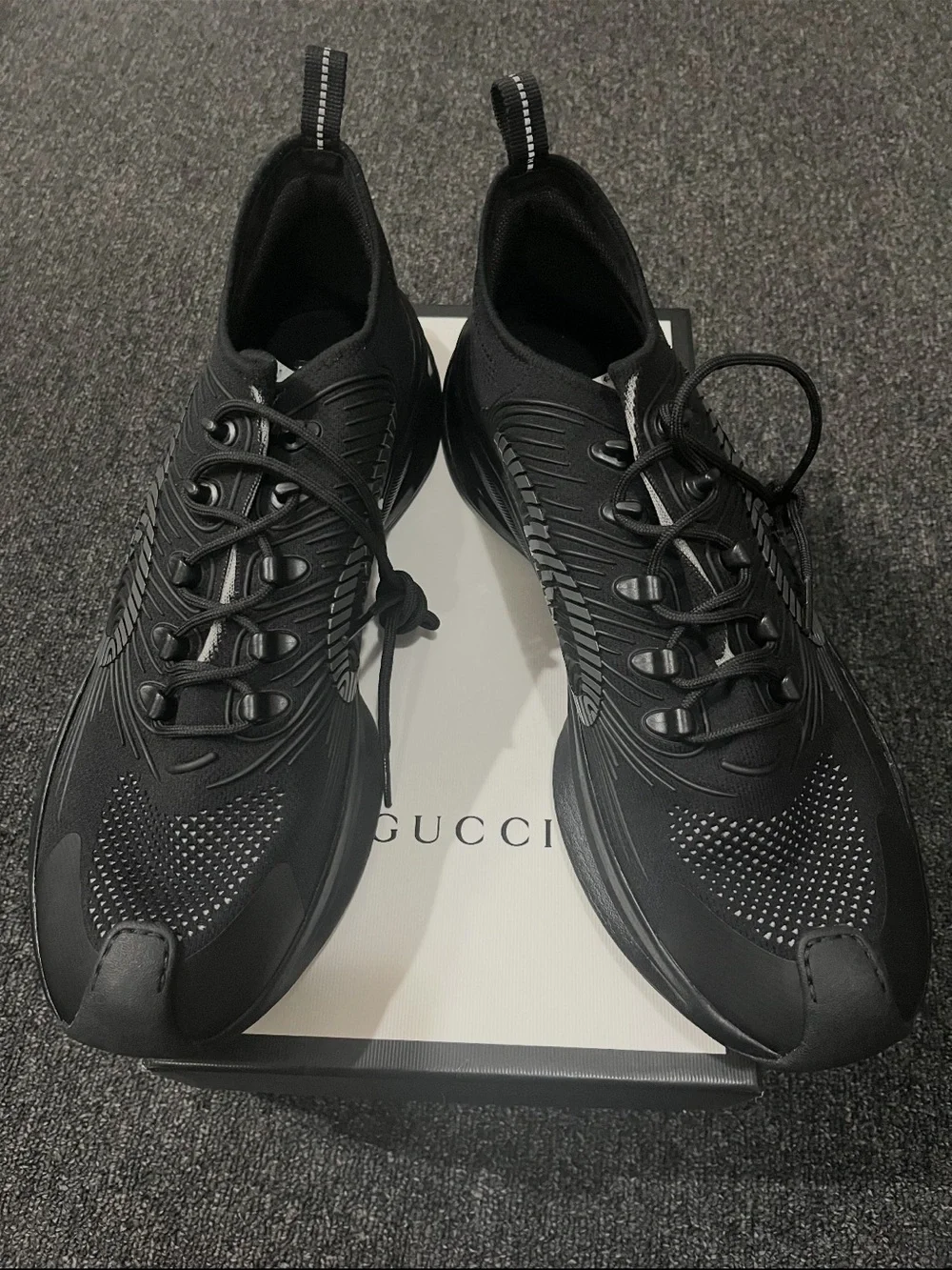 $915 NWT Mens Gucci Run Black Knit Sneakers Size 14.5